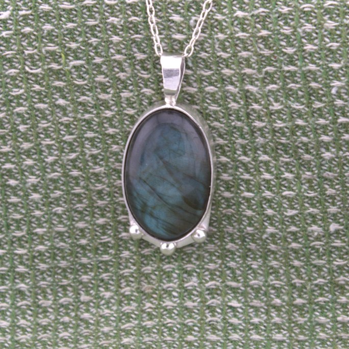 Labradorite pendant in sterling silver