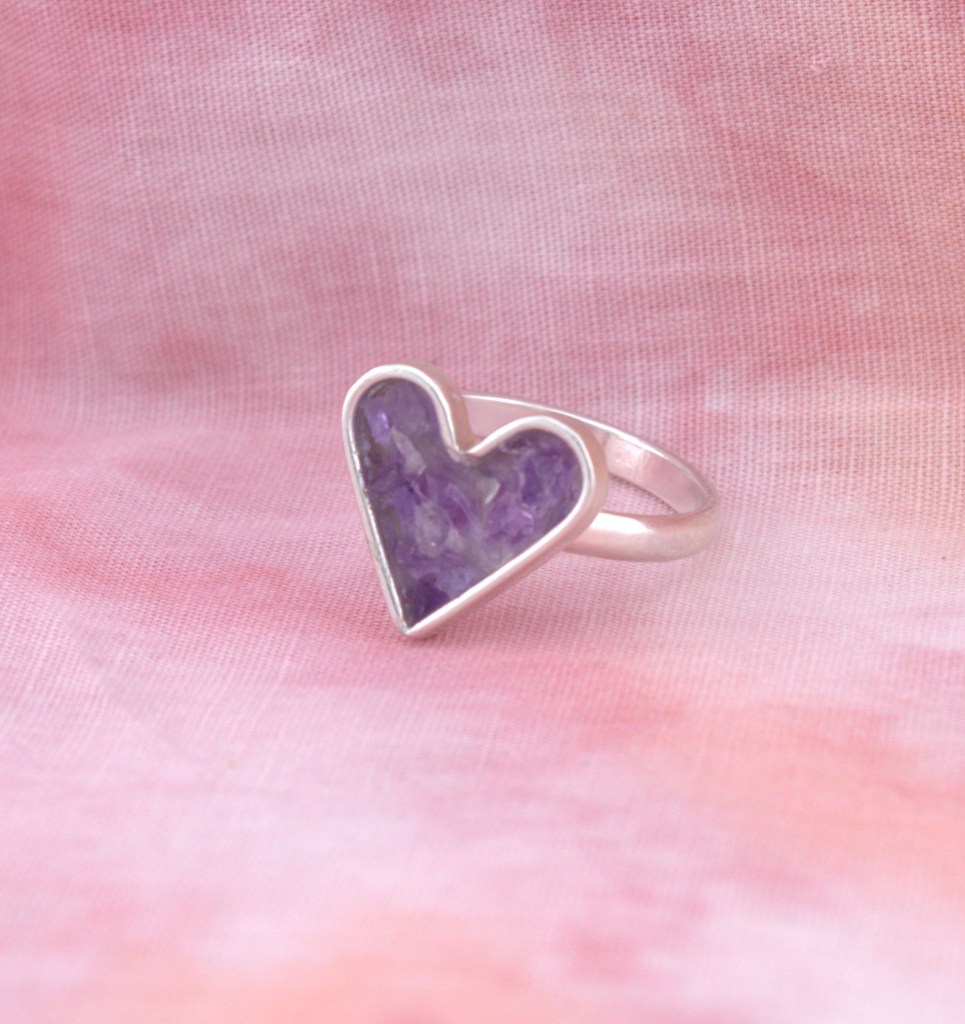 sterling silver heart ring with amethyst