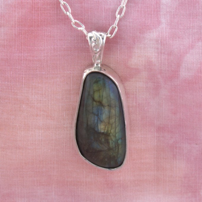 Labradorite pendant